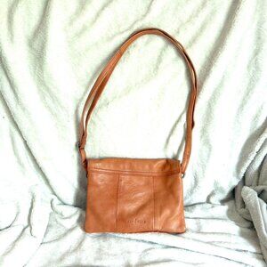 Day & Mood Women's Hazel Double Guesst XB Distressed Salmon Leather Crossbody